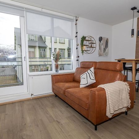 Charming Deluxe Apartment อาคูเรย์รี ห้อง รูปภาพ