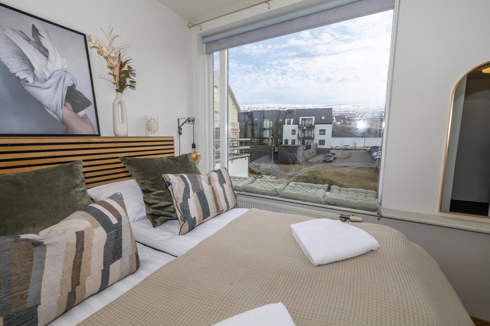 Charming Deluxe Apartment อาคูเรย์รี ห้อง รูปภาพ