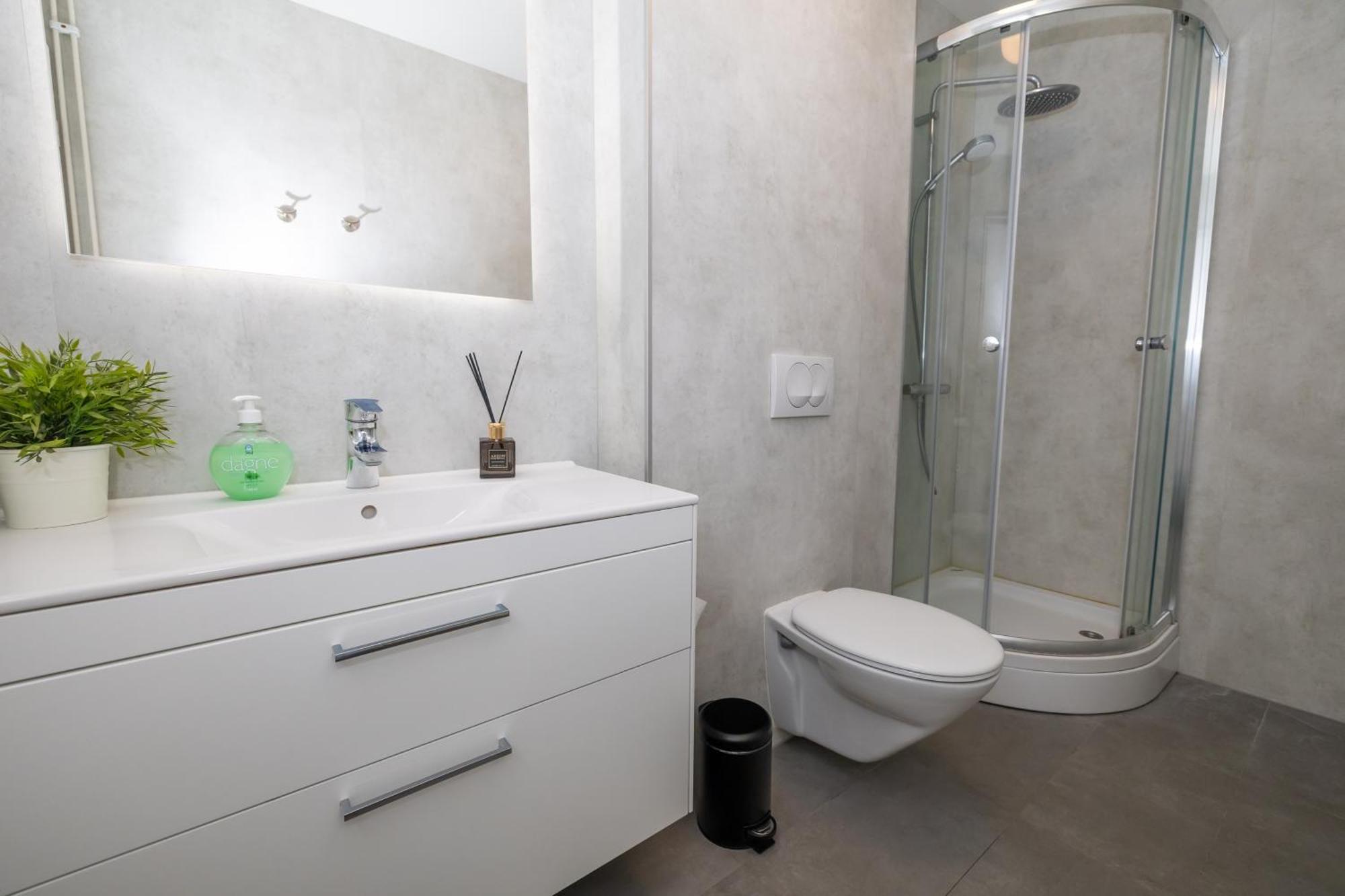 Charming Deluxe Apartment อาคูเรย์รี ห้อง รูปภาพ