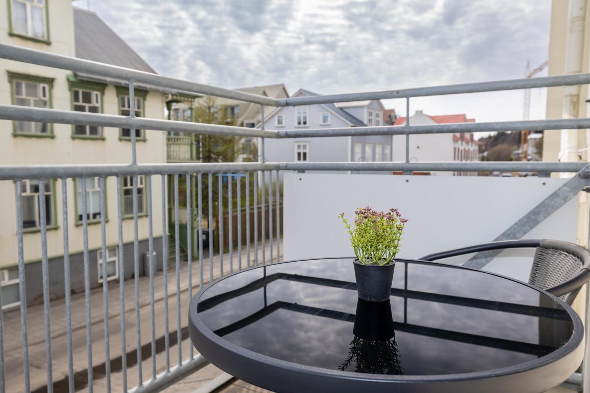 Charming Deluxe Apartment อาคูเรย์รี ห้อง รูปภาพ